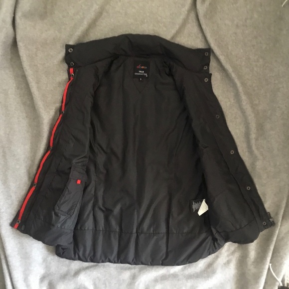 True Character goose down vest, size S. - Picture 6 of 7
